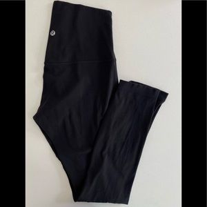 Black
Lululemon Align 25" length
Size 6